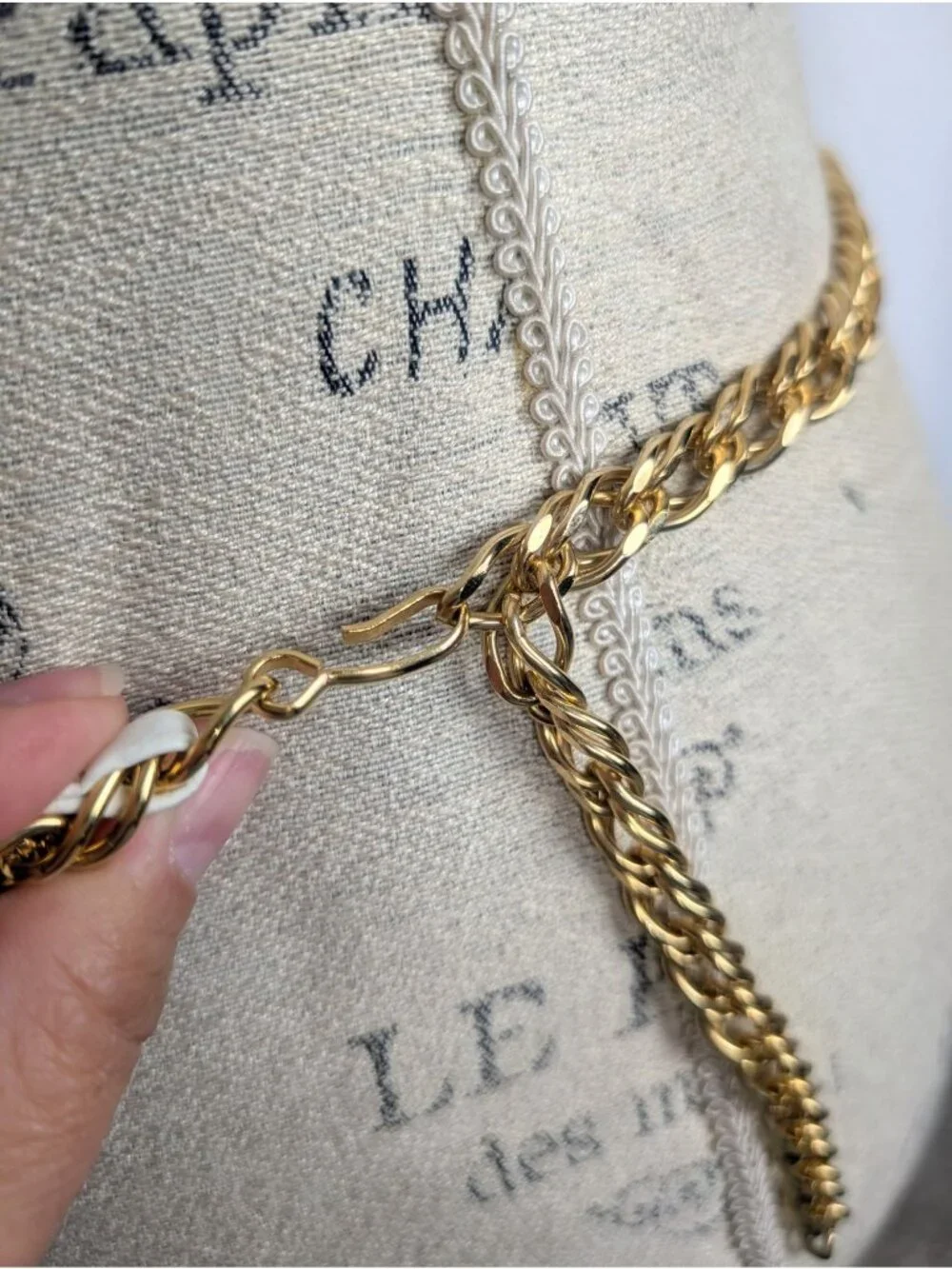 Vintage 90s Gold Chain Belt Small Medium White